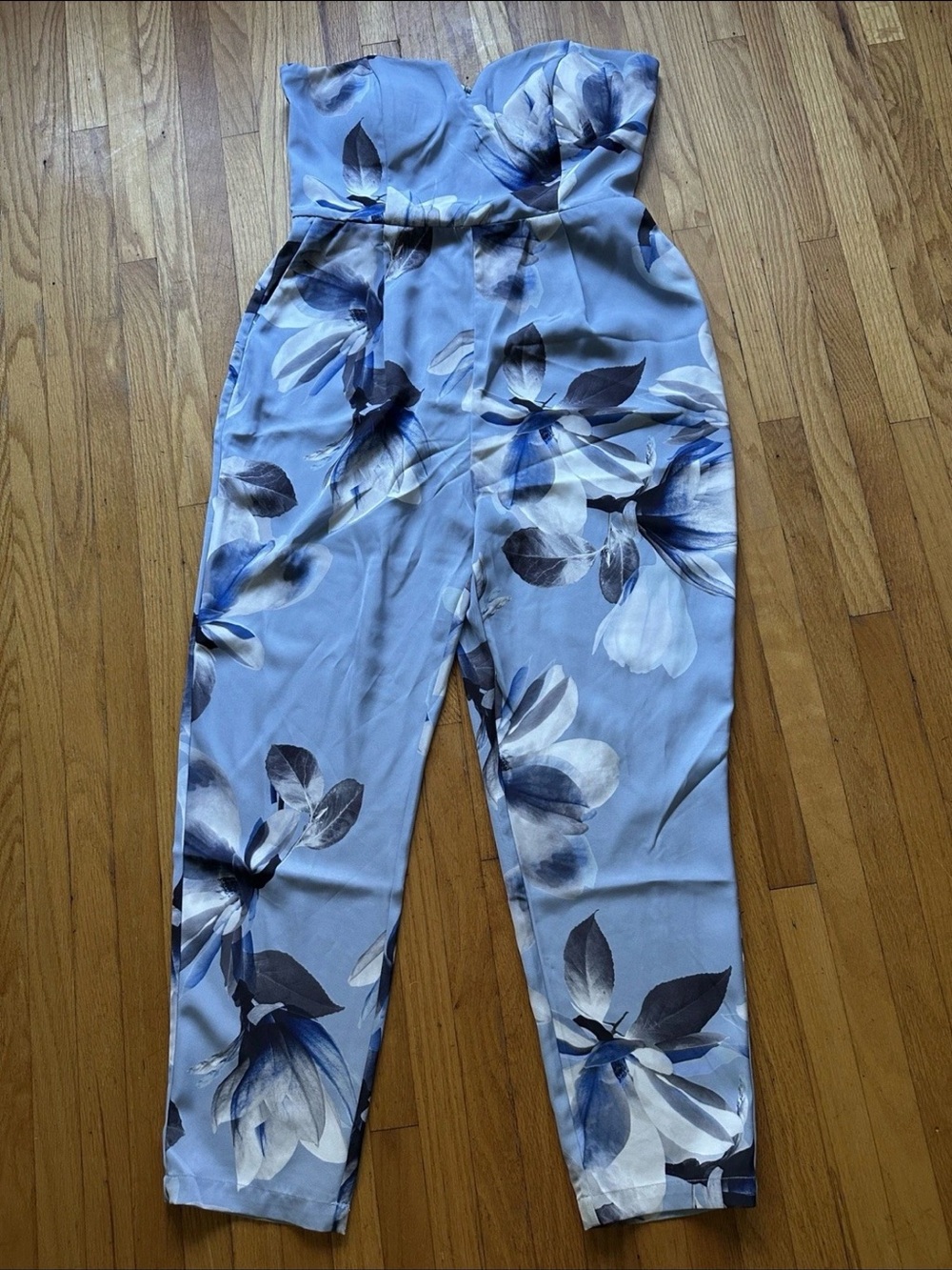 Le Chรขteau Blue Floral Sleeveless Jumpsuit โ Size M
